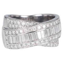 Oliva 1 Carat Round Baguette Diamond Crossover 18k White Gold Ring