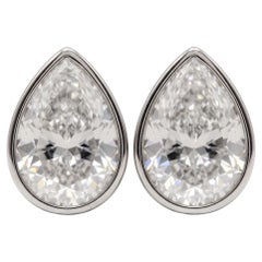 Orecchini in oro bianco con diamante brillante a forma di pera da 4,21 carati, I VS1