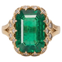 22.64 Colombian Minor Oil Carat green octagonal Emerald Yellow Gold Ring