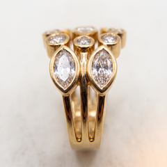 Bague Kwiat à trois rangées, en or jaune 18 carats, sertie d'un diamant de 2 carats