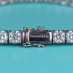 Bracciale Tiffany in platino con diamante da 17 carati con taglio a cuscino certificato