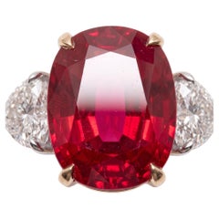 10-Karat-Diamantring mit drei Steinen: einem GRS-zertifizierten burmesischen Mogok-Rubin (ohne Wärmebehandlung) und zwei Diamanten