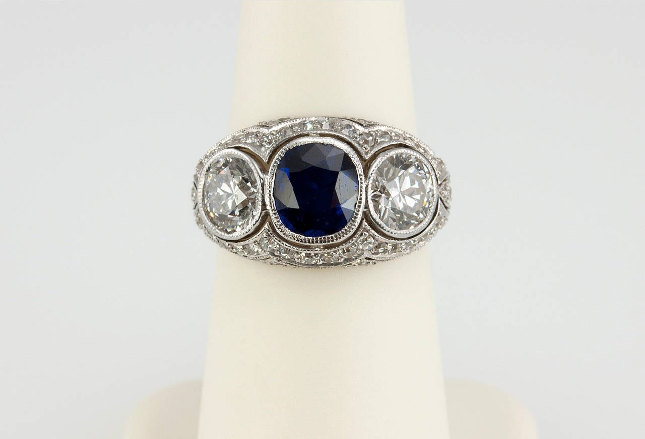Women's Art Deco Three-Stone Natural Sapphire Diamond Platinum Ring For Sale