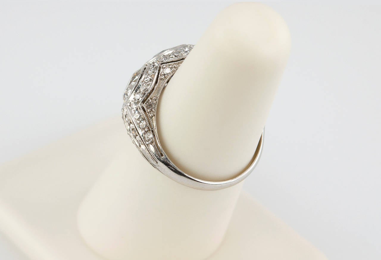 Art Deco Three-Stone Natural Sapphire Diamond Platinum Ring For Sale 2