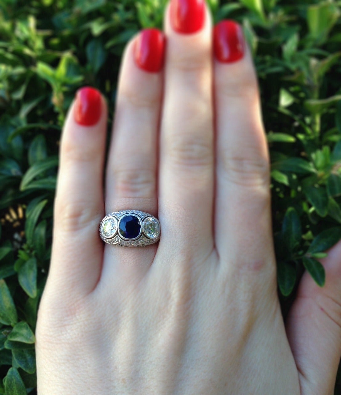 Art Deco Three-Stone Natural Sapphire Diamond Platinum Ring For Sale 4
