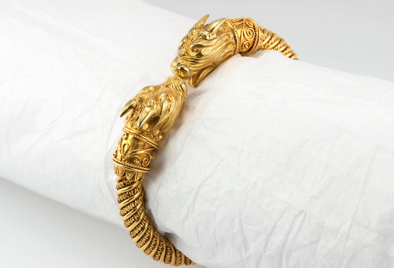 Etruscan Revival Gold Bracelet In Excellent Condition For Sale In Los Angeles, CA