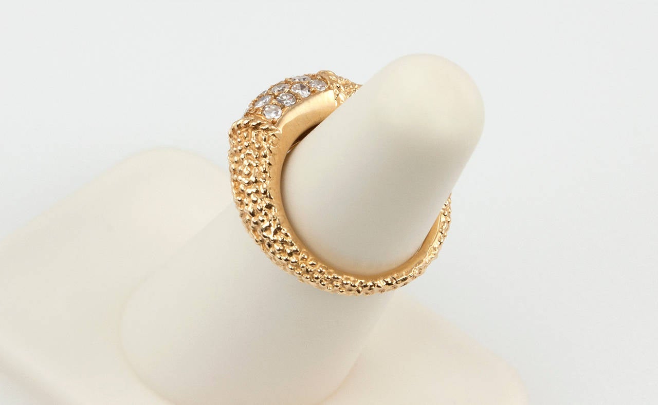 Van Cleef and Arpels Philippine Diamond Textured Gold Ring For Sale at