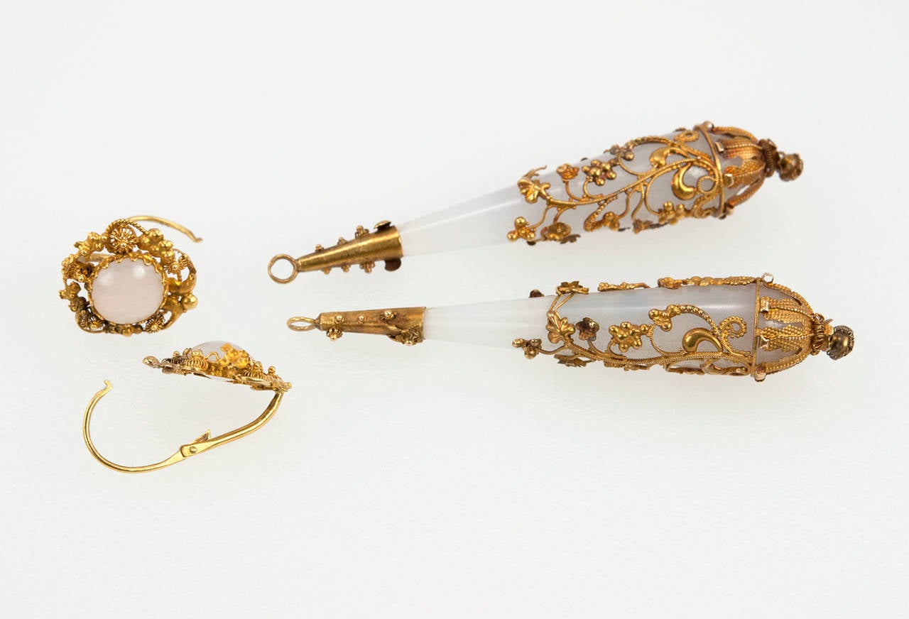 Regency Chalcedony Gold Day-Night Earrings For Sale 5