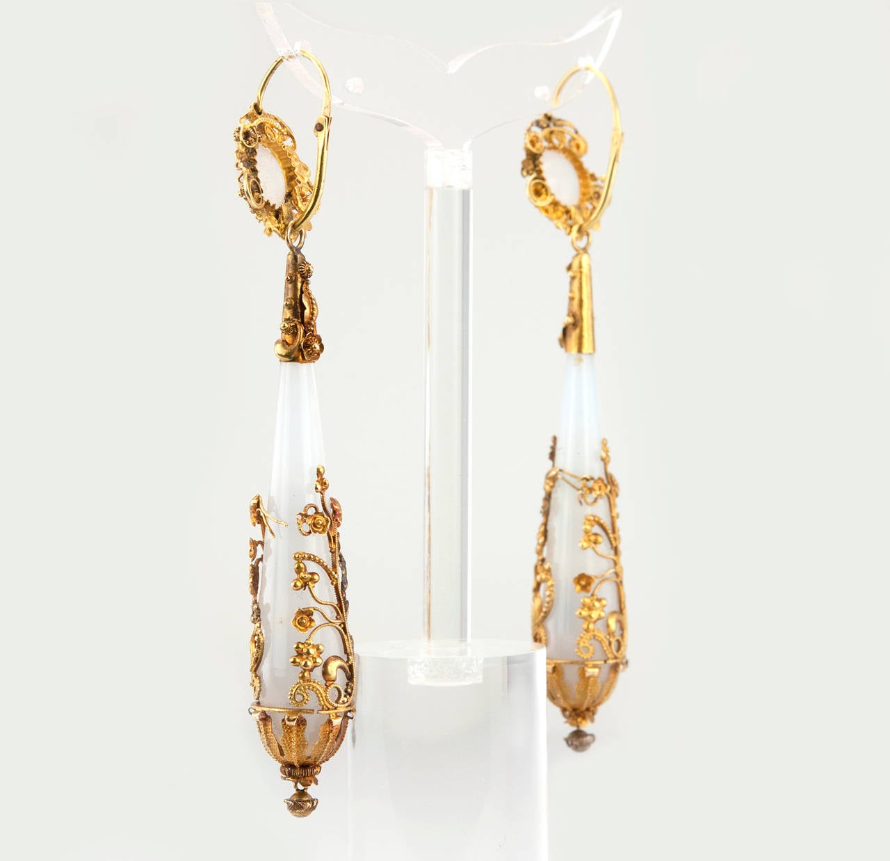 Women's Regency Chalcedony Gold Day-Night Earrings For Sale