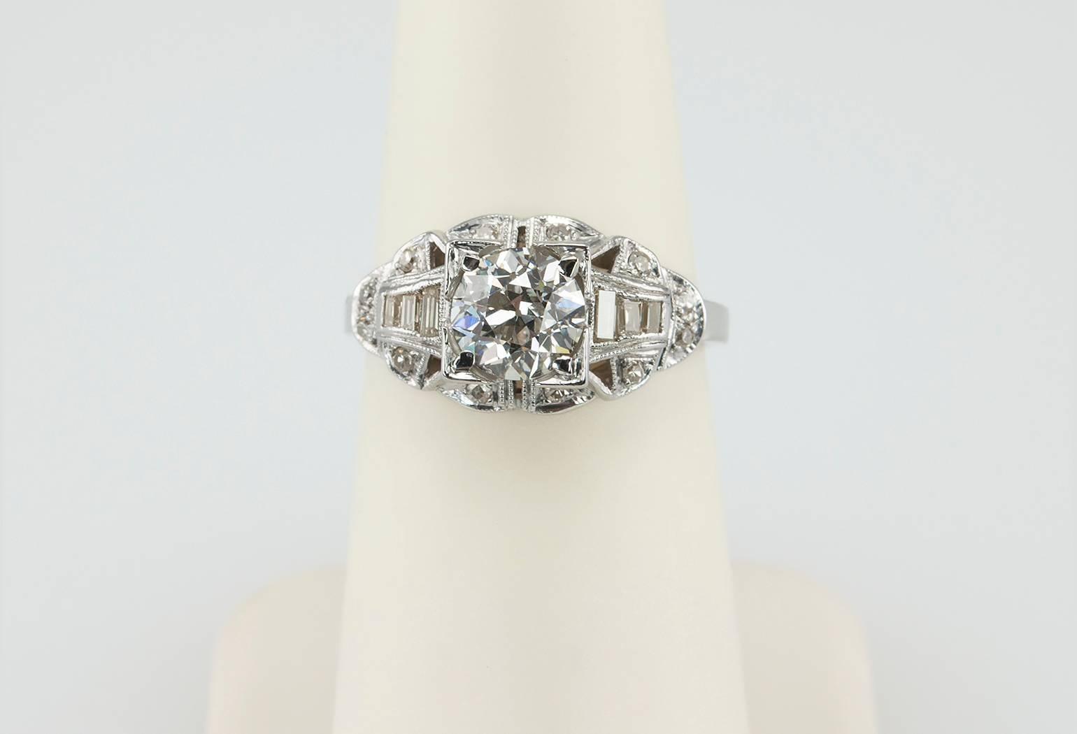  Art Deco 1.06 Carat Old European Cut Diamond Platinum Engagement Ring For Sale 3