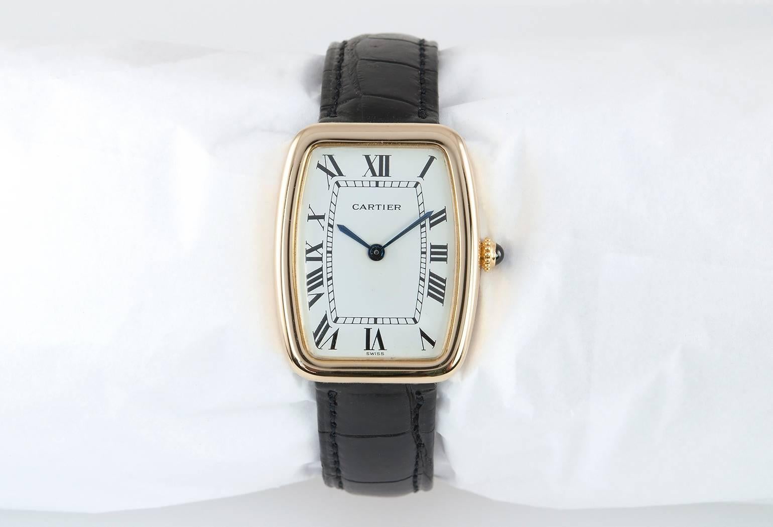 Cartier Yellow Gold Square Incurvee Wristwatch In Excellent Condition For Sale In Los Angeles, CA
