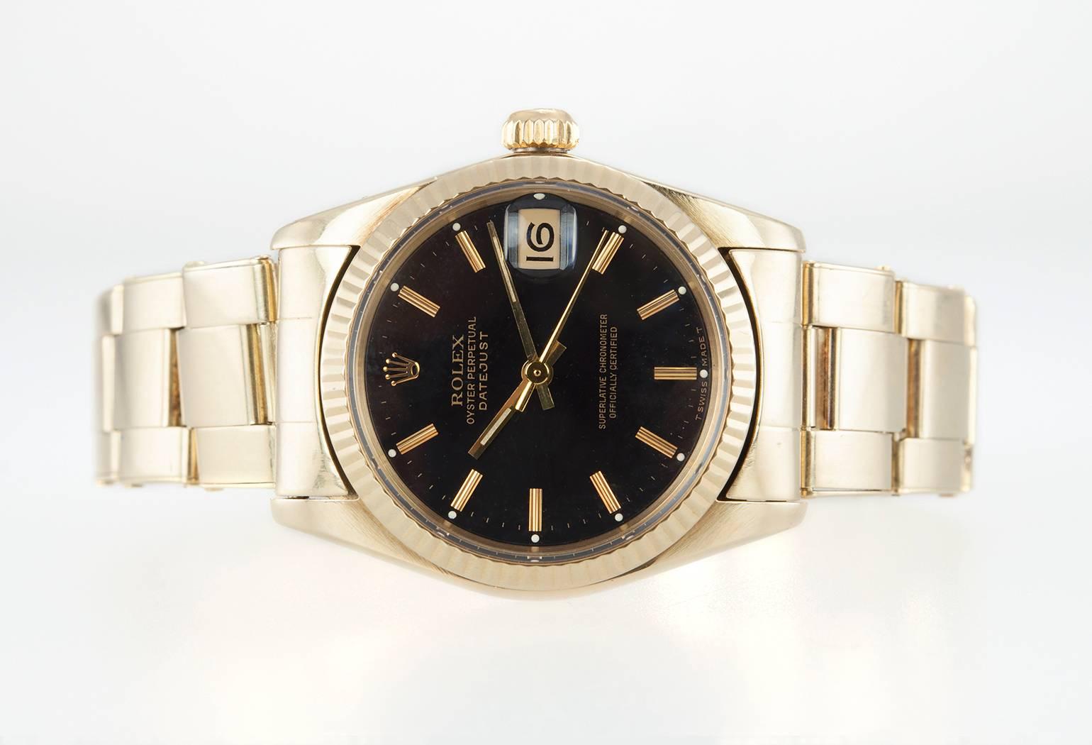 Women's or Men's Rolex Midsize Yellow Gold Black Dial DateJust Wristwatch Ref 6827 For Sale