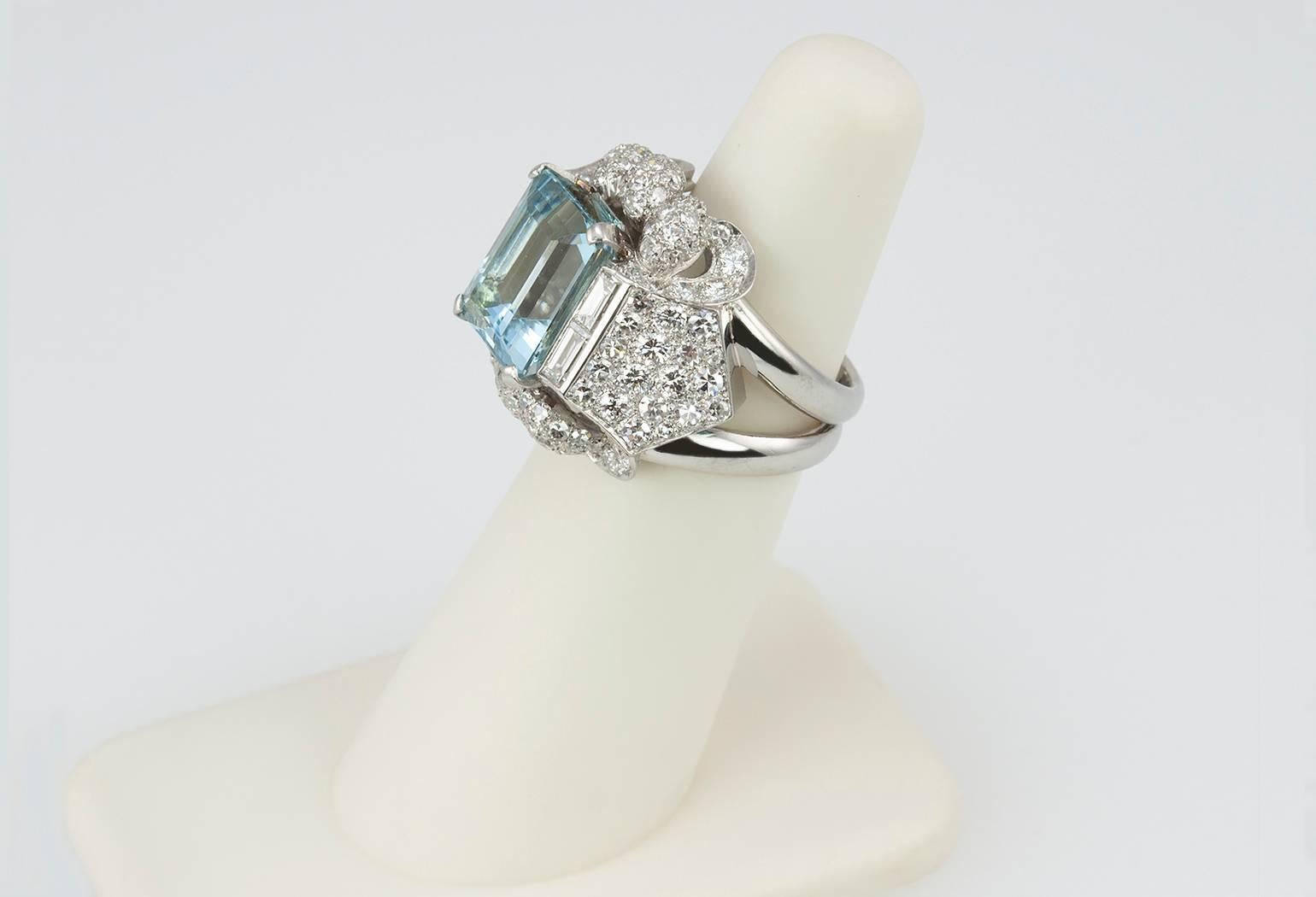 1960s Aquamarine Diamond Platinum Ring For Sale 2