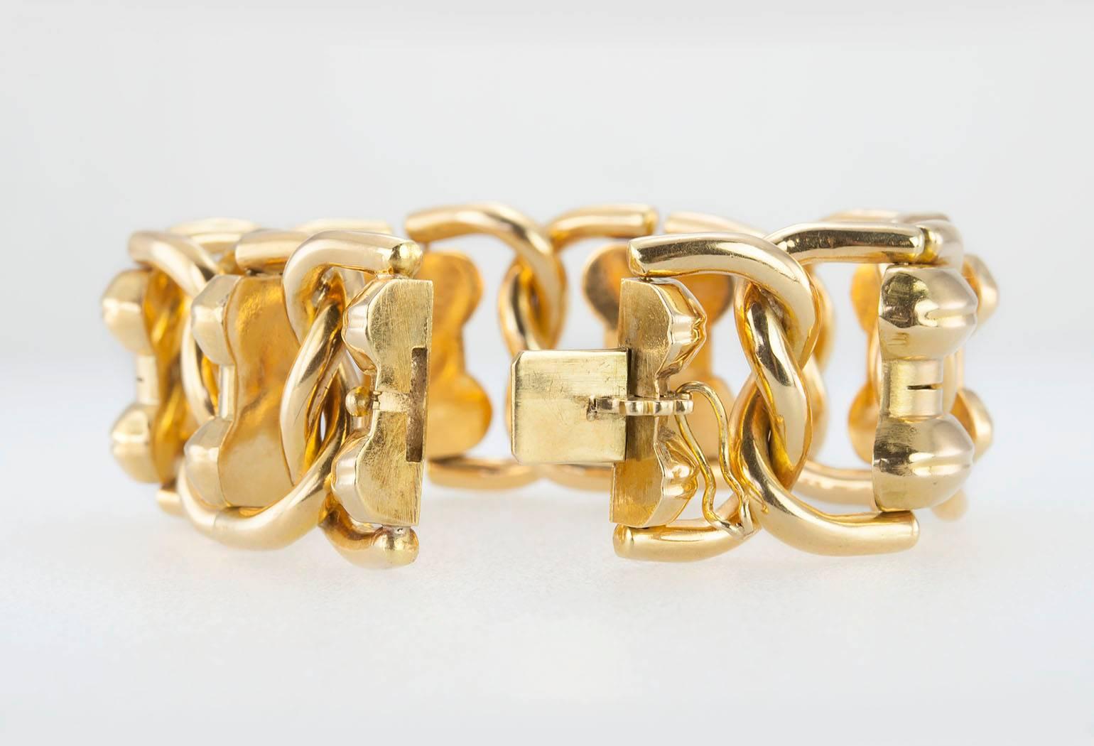 Women's 1960s Chunky Gold Link Bracelet For Sale