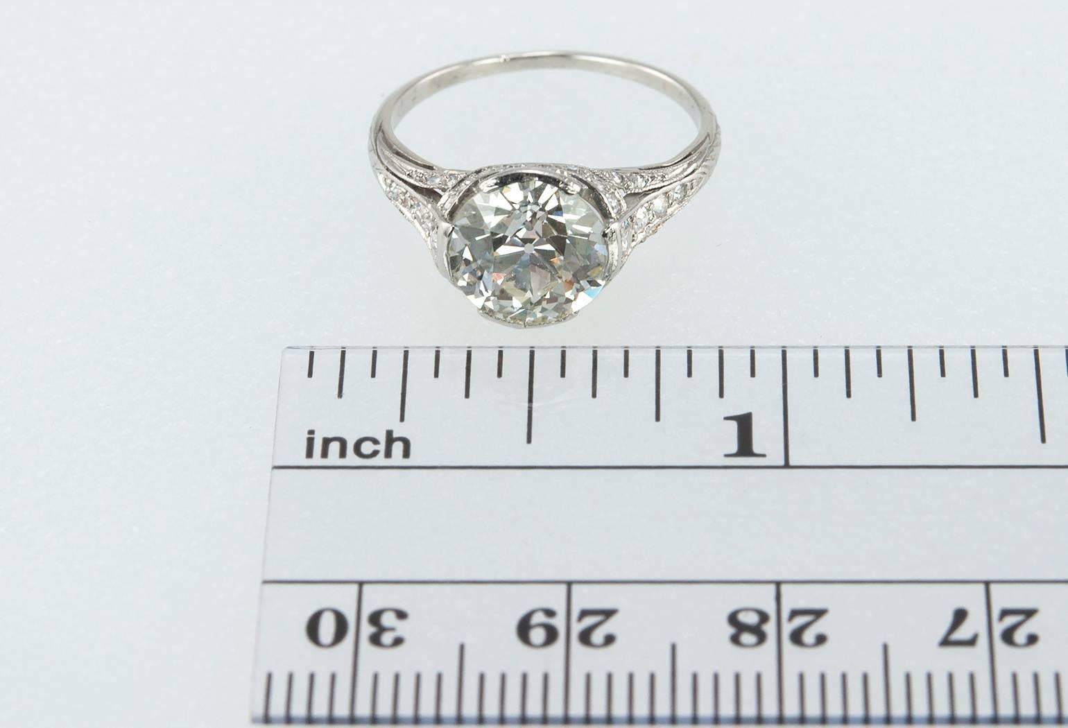 Edwardian 2.20 Carat Old European Cut Diamond Engagement Ring For Sale 3