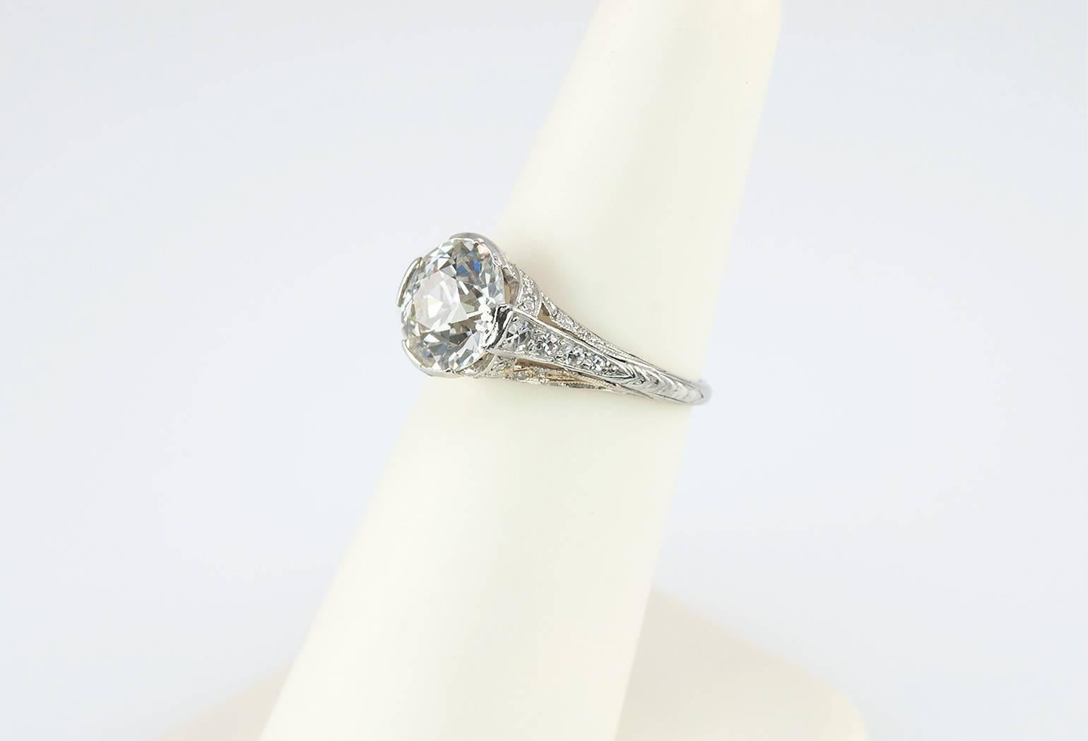 Edwardian 2.20 Carat Old European Cut Diamond Engagement Ring For Sale 1
