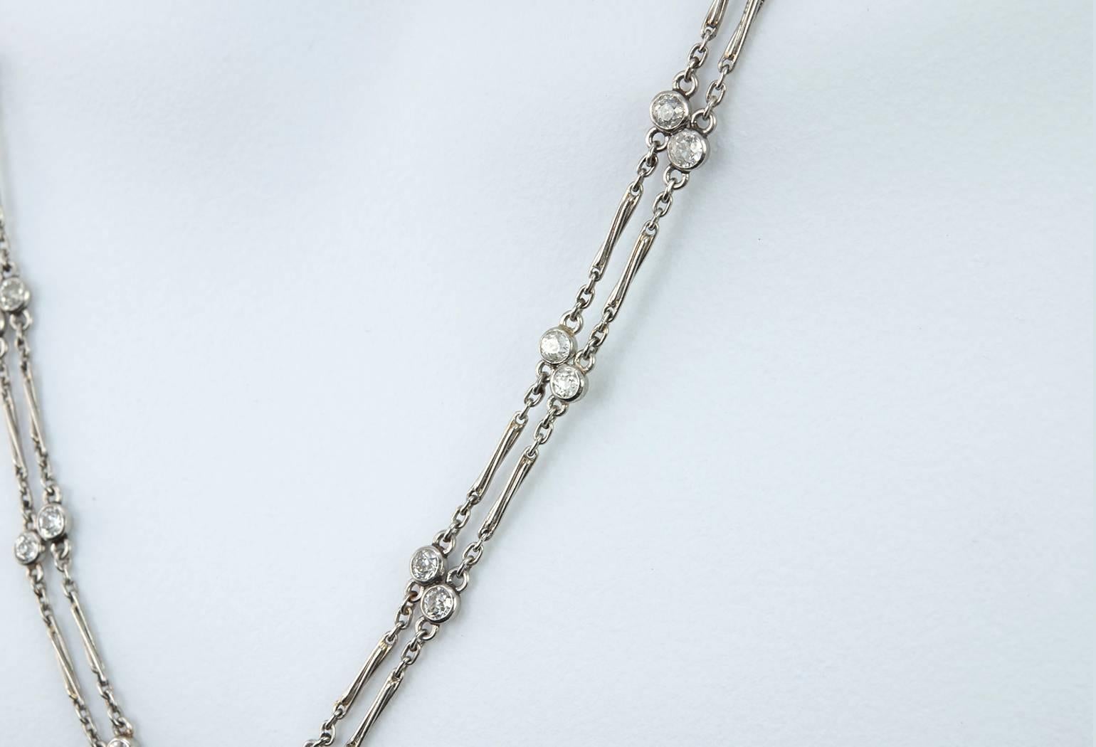 Diamond and Emerald Platinum Necklace Circa 1920s For Sale 3