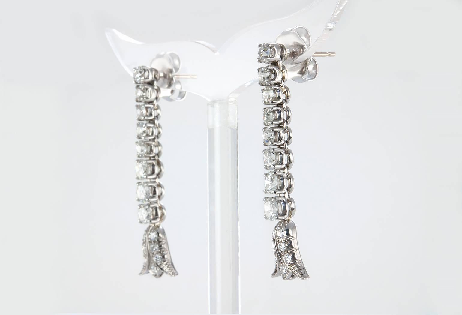 Art Deco Diamond Platinum Dangle Earrings For Sale 2