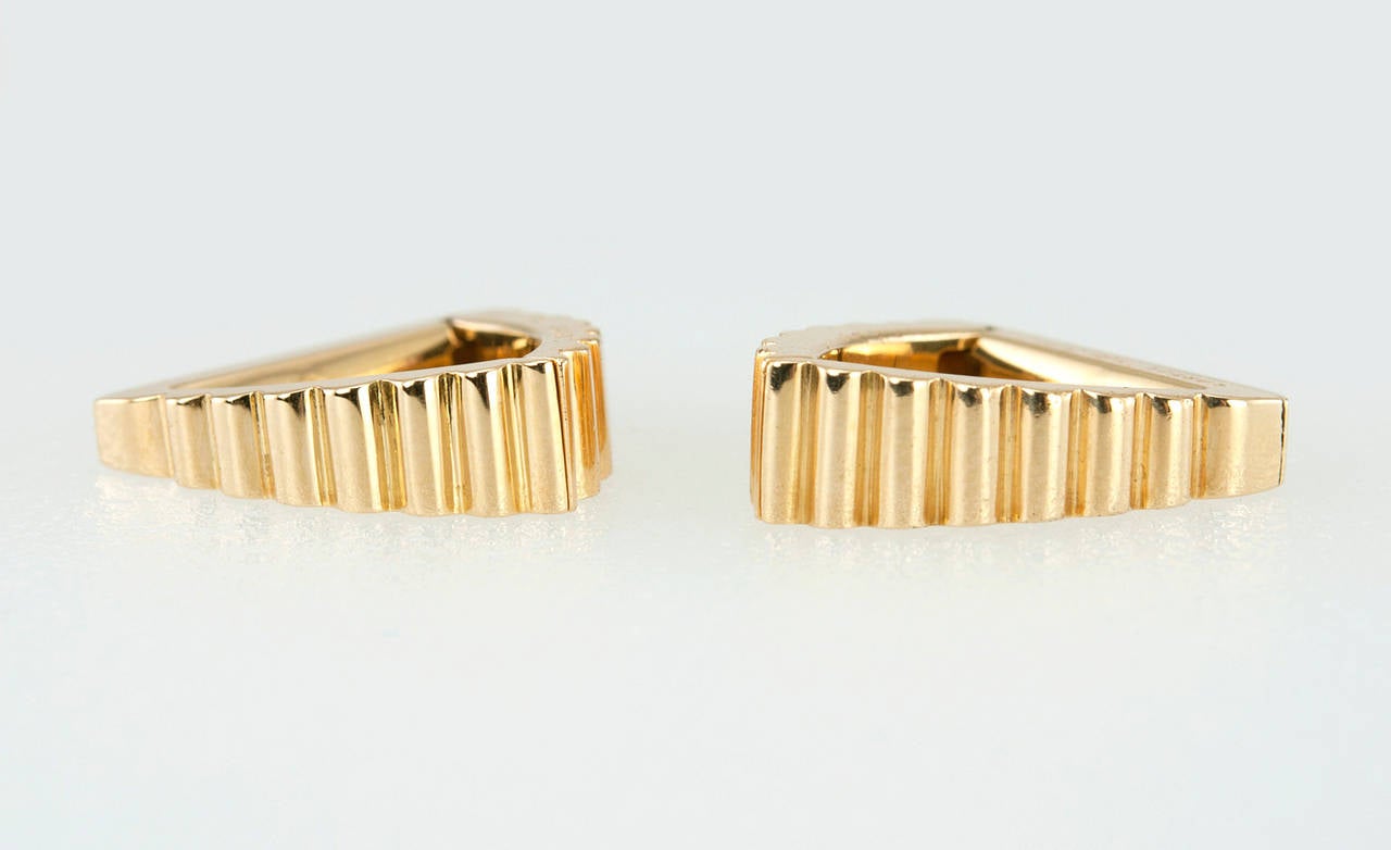 Men's Cartier Gold Ribbed Triangle Cufflinks