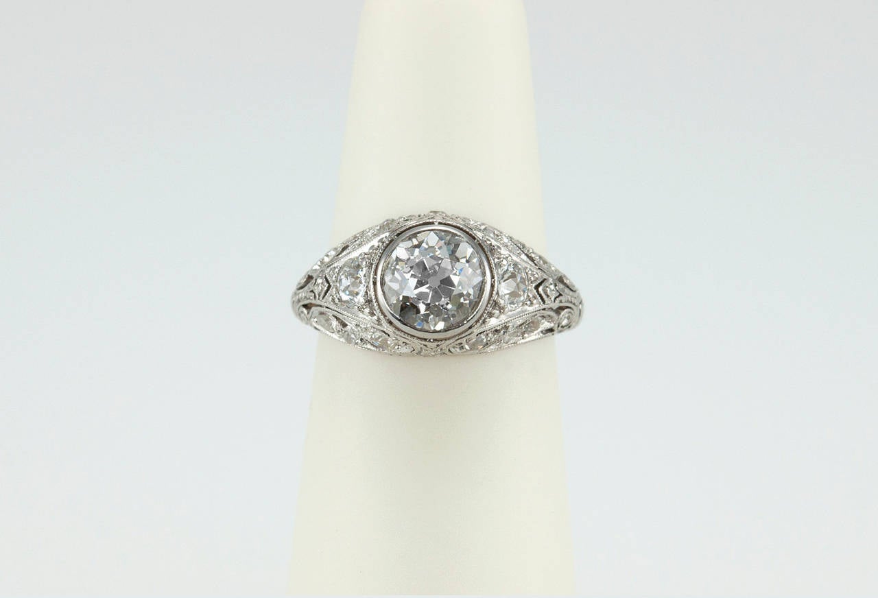 Edwardian 1.23 Carat Old European Cut Diamond Platinum Engagement Ring In Excellent Condition For Sale In Los Angeles, CA