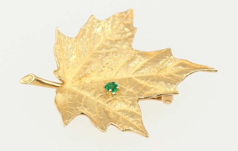 Women's or Men's Tiffany & Co. Gold Leaf Brooch with Emerald
