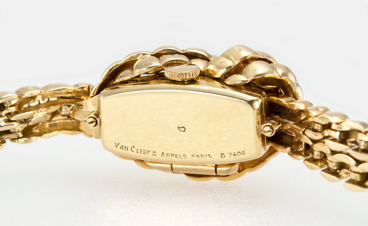 Van Cleef & Arpels Hidden Watch Gold Knot Bracelet, Circa 1960s For Sale 4