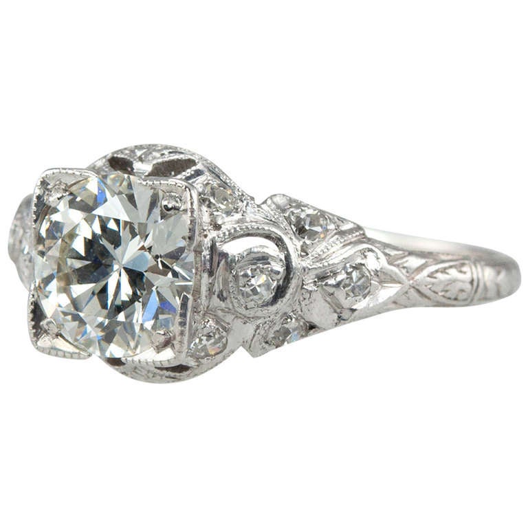 Edwardian 1.05 Carat Diamond Engagement Ring For Sale