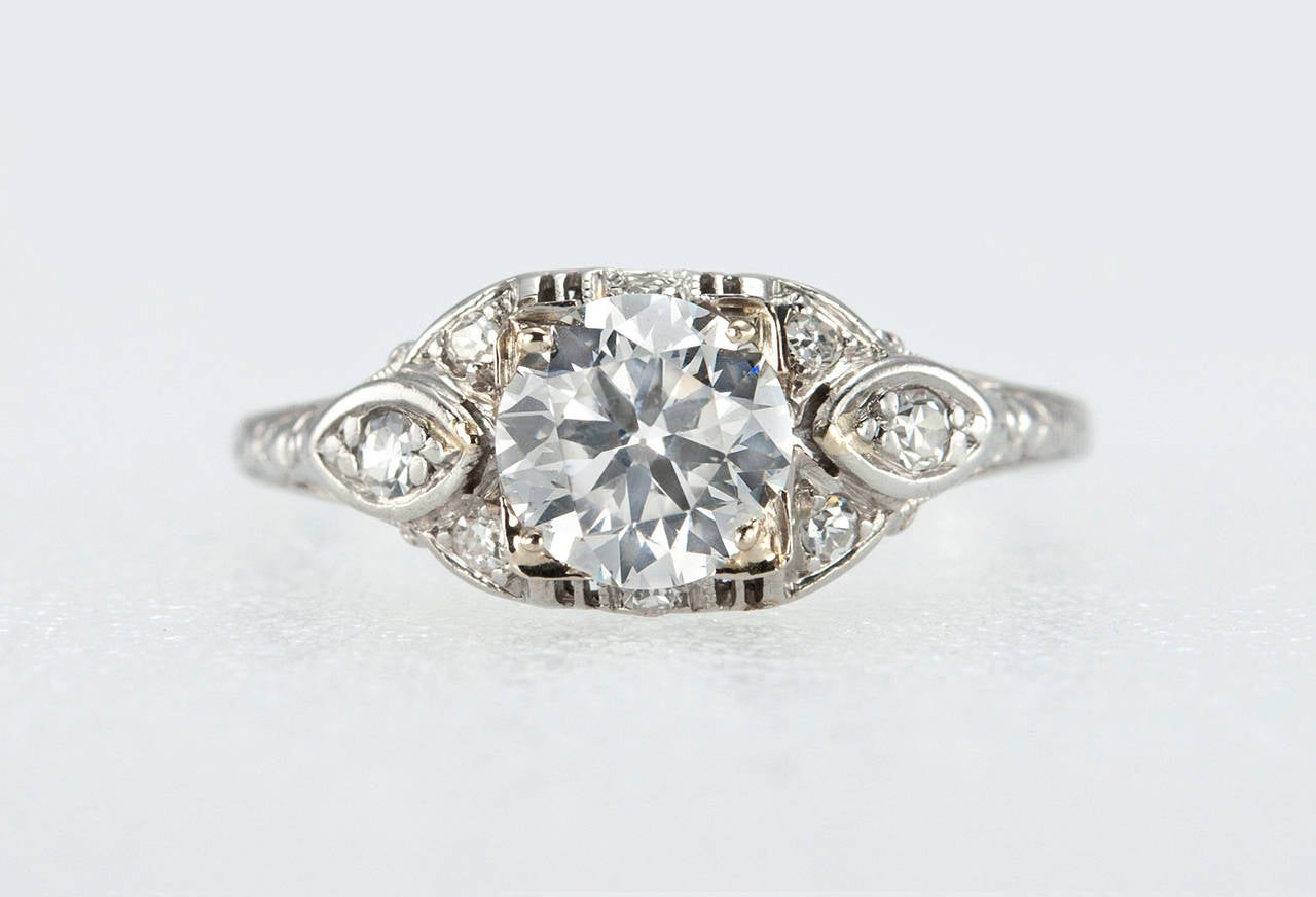 Art Deco 0.96 Carat Diamond Platinum Engagement Ring In Excellent Condition In Los Angeles, CA