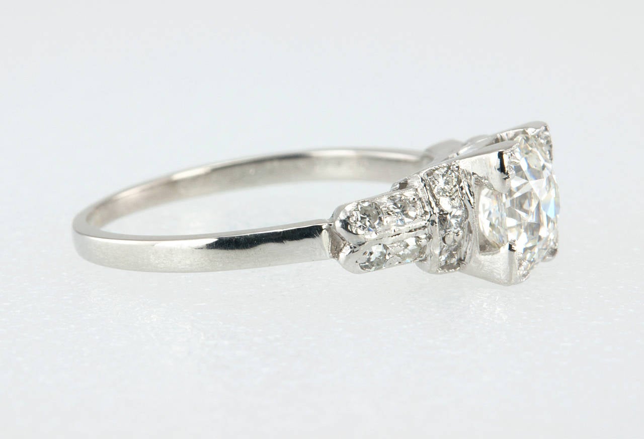 Women's Art Deco 1.01 Carat Cushion Cut Diamond Platinum Engagement Ring For Sale