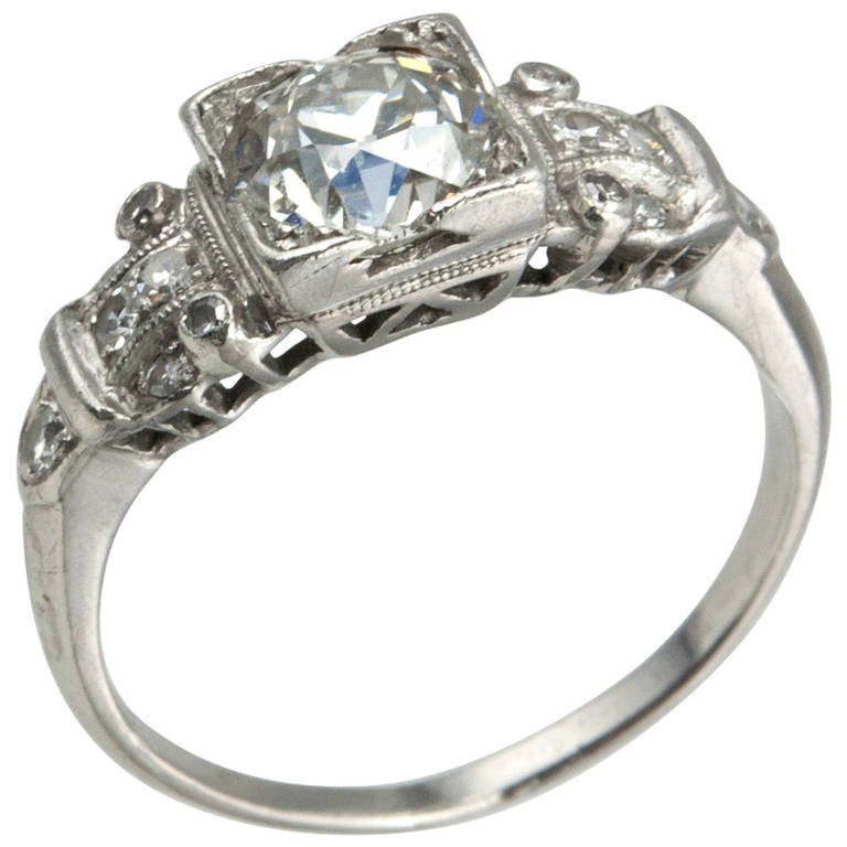 Art Deco 1.14 Carat Diamond Platinum Engagement Ring For Sale