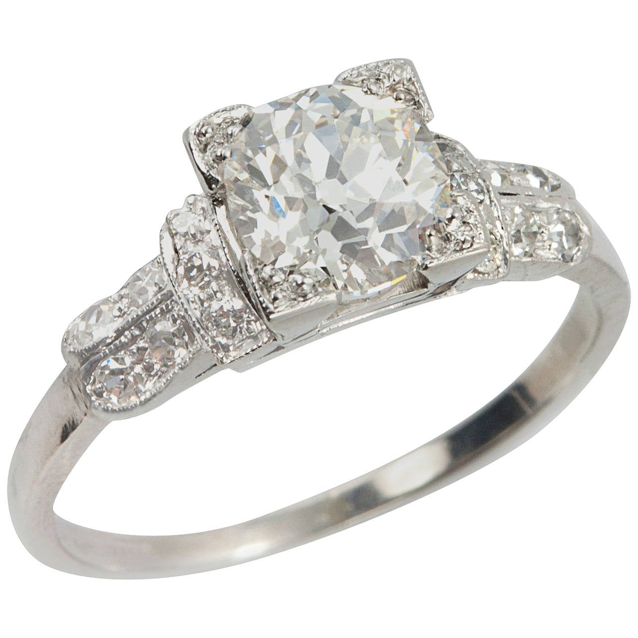 Art Deco 1.01 Carat Cushion Cut Diamond Platinum Engagement Ring For