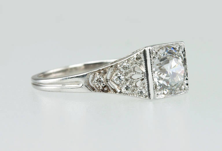 Women's Art Deco 1.01 Carat Old European Cut Diamond Platinum Engagement Ring For Sale
