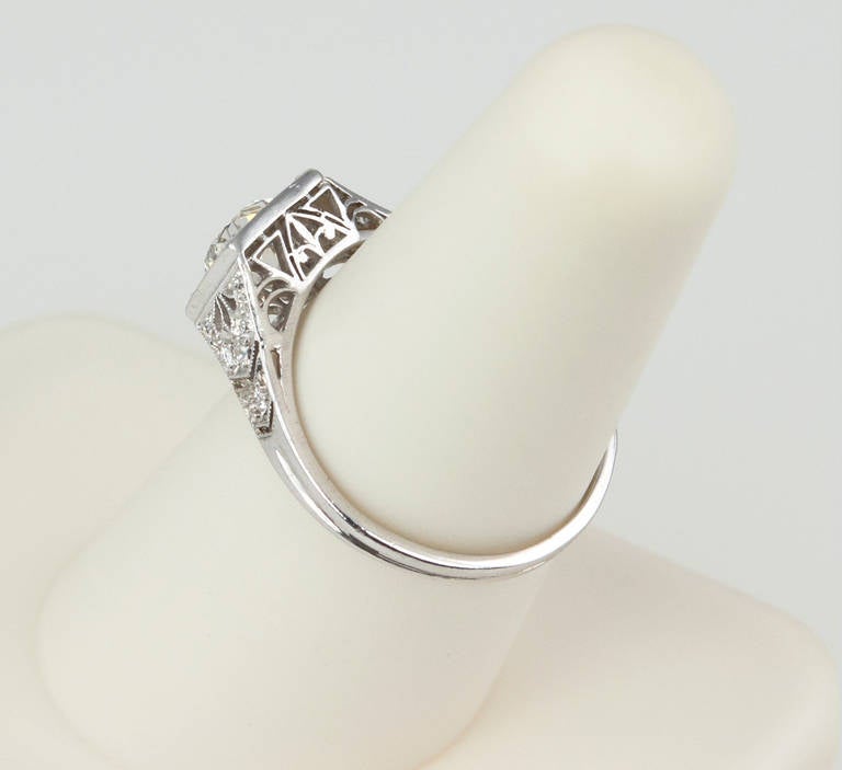 Art Deco 1.01 Carat Old European Cut Diamond Platinum Engagement Ring For Sale 3