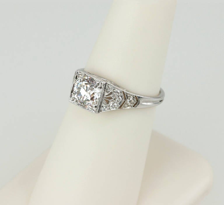 Art Deco 1.01 Carat Old European Cut Diamond Platinum Engagement Ring For Sale 4