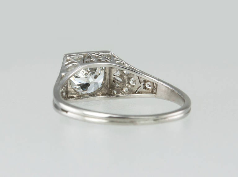 Art Deco 1.01 Carat Old European Cut Diamond Platinum Engagement Ring For Sale 1