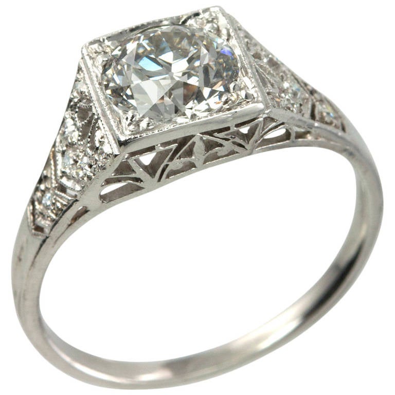 Art Deco 1.01 Carat Old European Cut Diamond Platinum Engagement Ring For Sale
