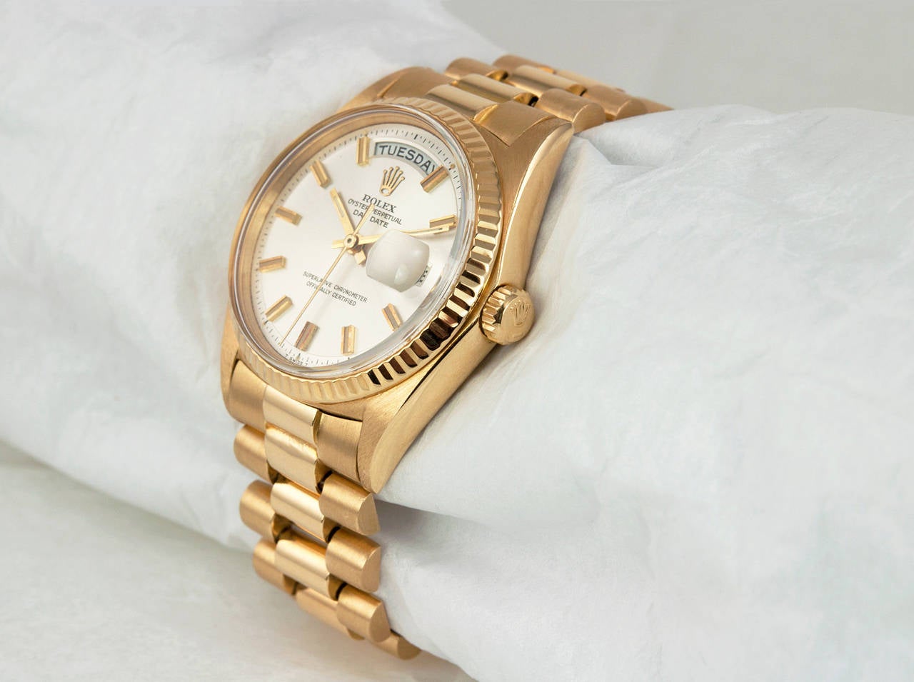 Rolex 18k yellow gold Day-Date President wristwatch, Ref 18038. This classic single-quick-set President watch, features an automatic movement, waterproof screw-down crown, scratch-resistant sapphire crystal, original satin dial, with an 18k yellow