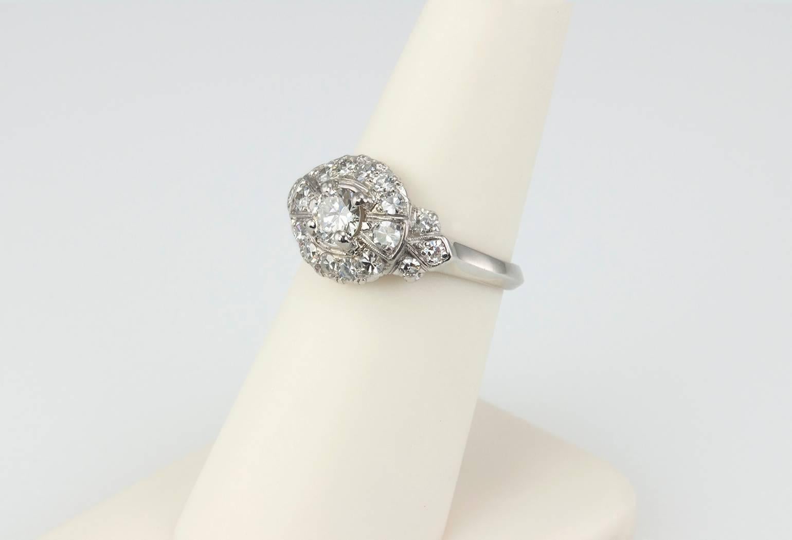 1940s Diamond Platinum Bow-Shaped Ring For Sale 2