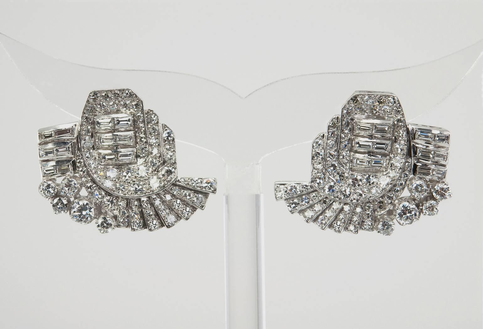 1940s Diamond Platinum Fan Drop Earrings In Excellent Condition In Los Angeles, CA