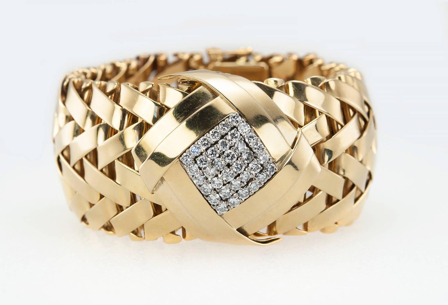 Women's Vacheron & Constantin lady's yellow Gold Diamond Bracelet wristwatch For Sale