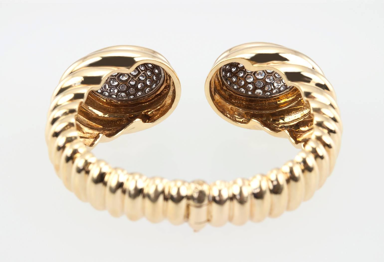 Wander Gold Diamond Cuff Bracelet, Circa 1970s For Sale 2