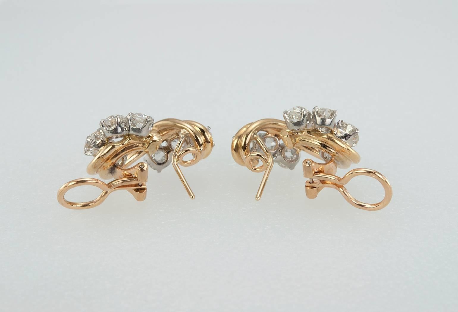 1950s Old European Cut Diamond Gold Platinum Twist Earrings In Excellent Condition For Sale In Los Angeles, CA