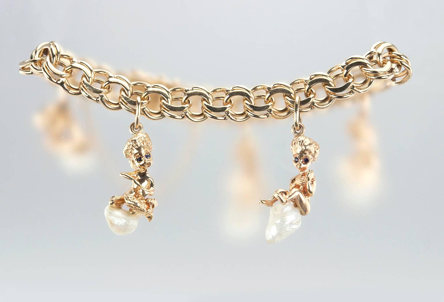 Ruser Pearl Gold Charm Bracelet  In Excellent Condition In Los Angeles, CA