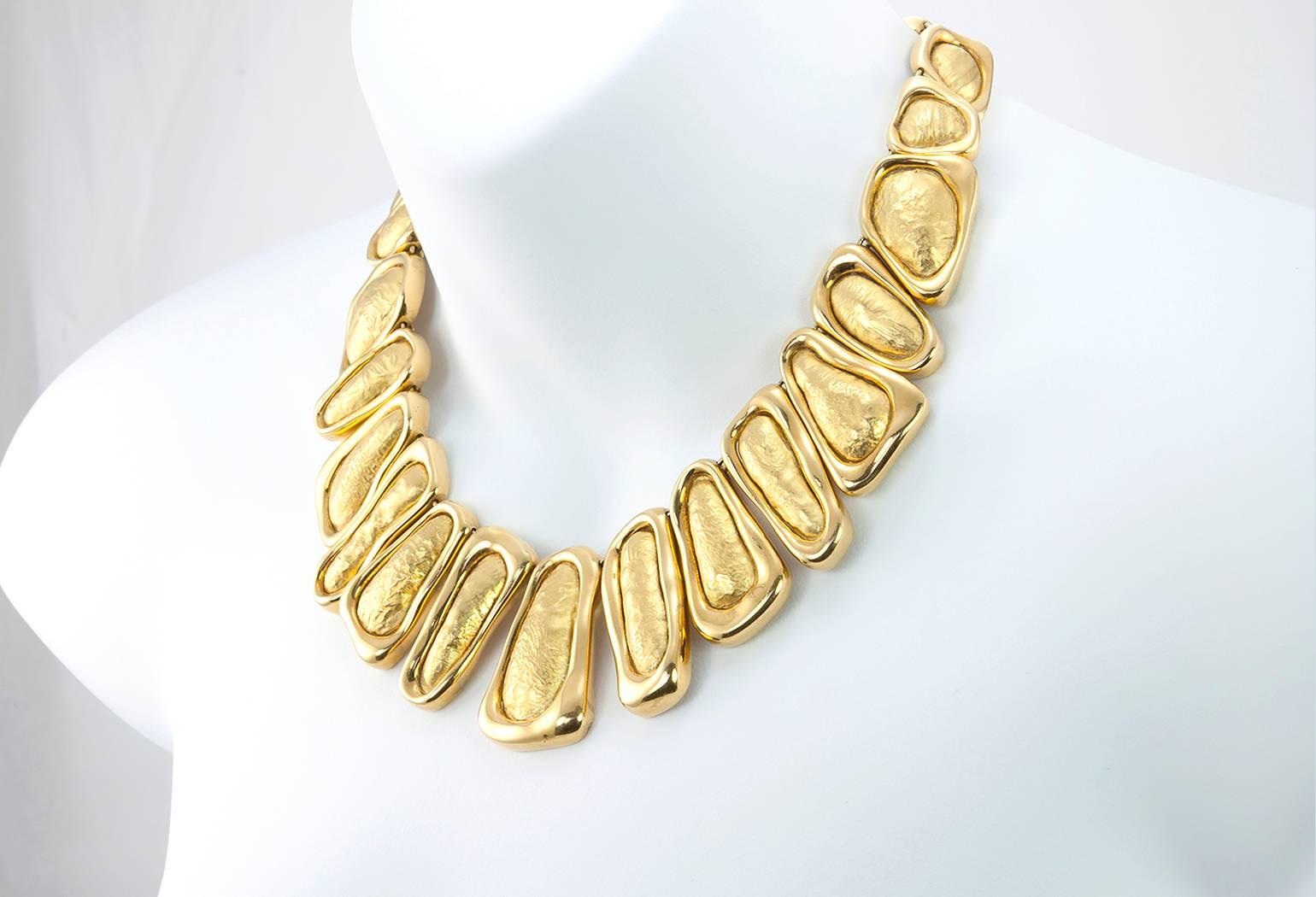 Tiffany & Co. Abstract Gold Necklace and Earring Set In Excellent Condition For Sale In Los Angeles, CA