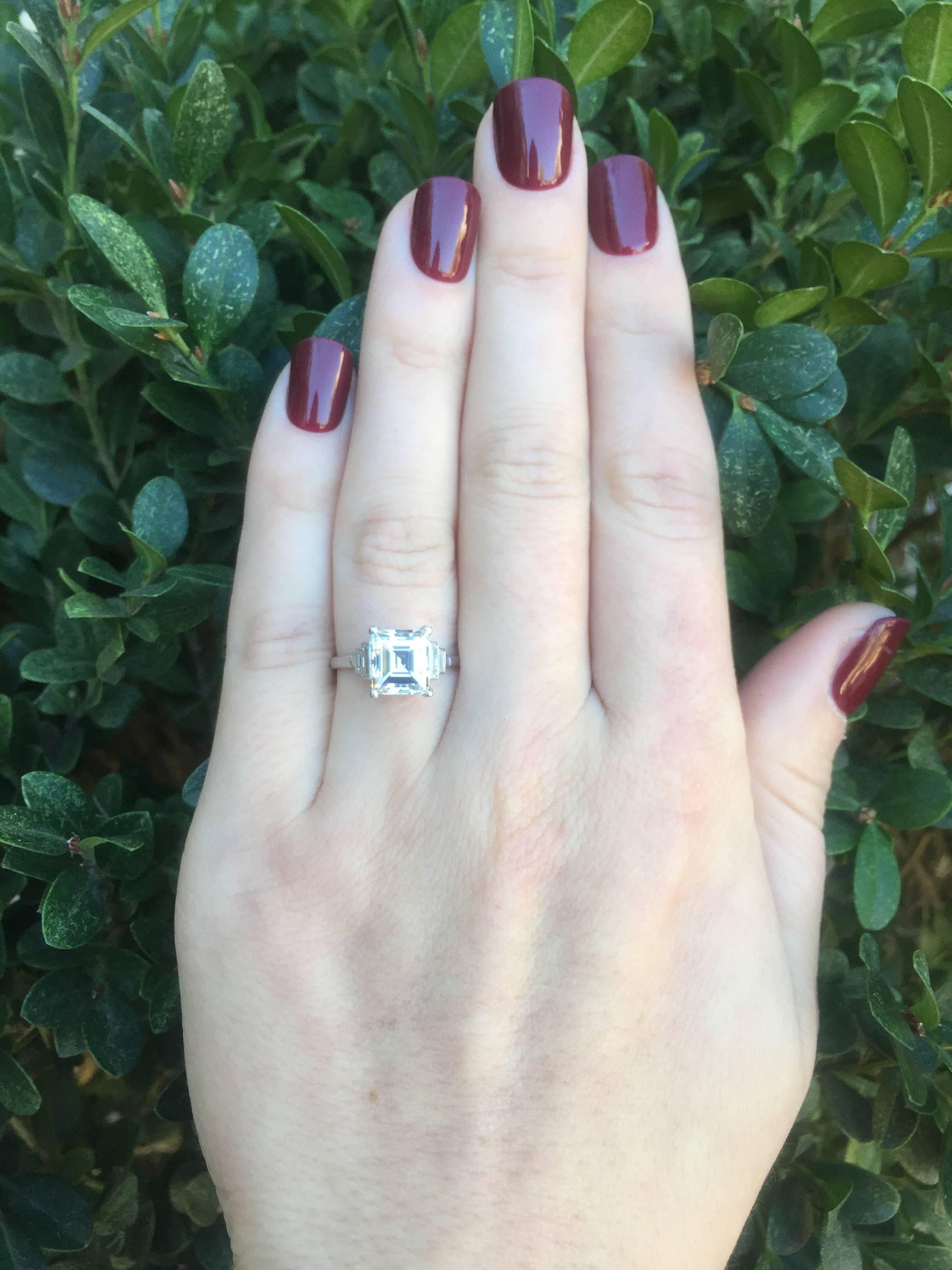 Art Deco 2.90 Carat Emerald Cut Diamond Engagement Ring In Excellent Condition For Sale In Los Angeles, CA