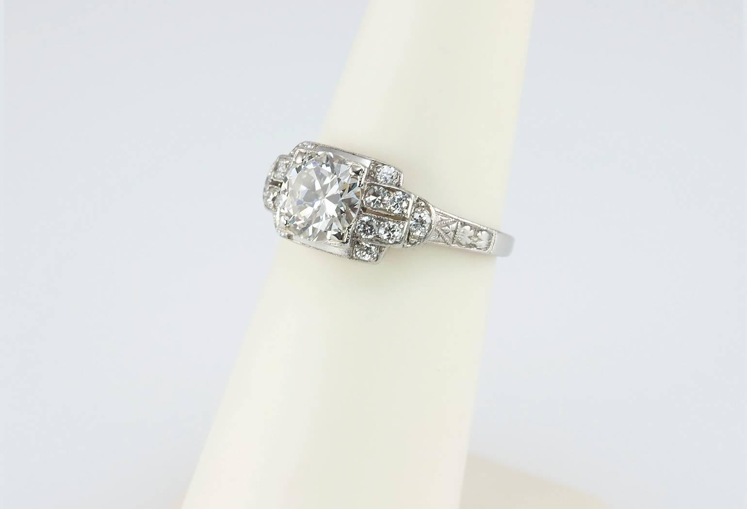 1.02 Carat Old European Cut Diamond and Platinum Engagement Ring For Sale 3