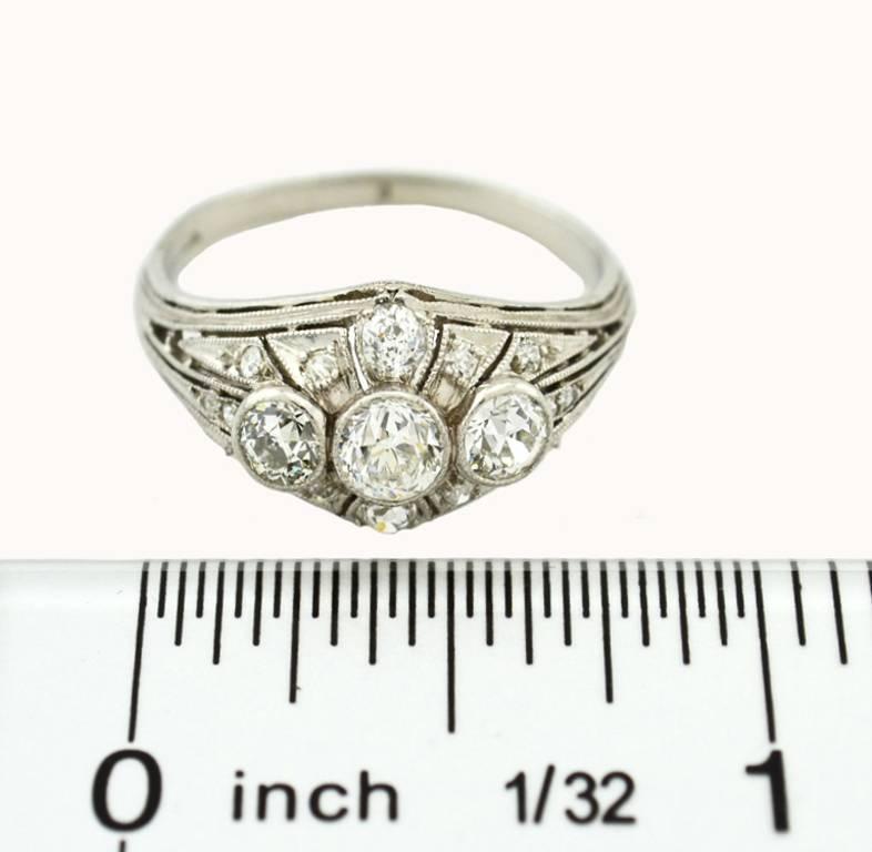 Art Deco Three-Stone Diamond Platinum Ring For Sale 1