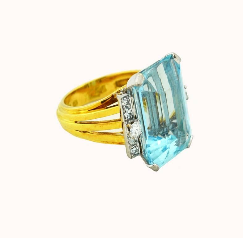Women's 1960s Aquamarine Diamond Gold Cocktail Ring For Sale