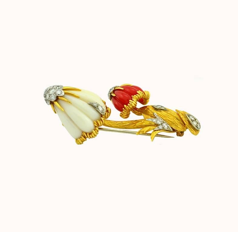 Van Cleef & Arpels Coral Diamond Gold Mushroom Brooch  In Excellent Condition For Sale In Los Angeles, CA