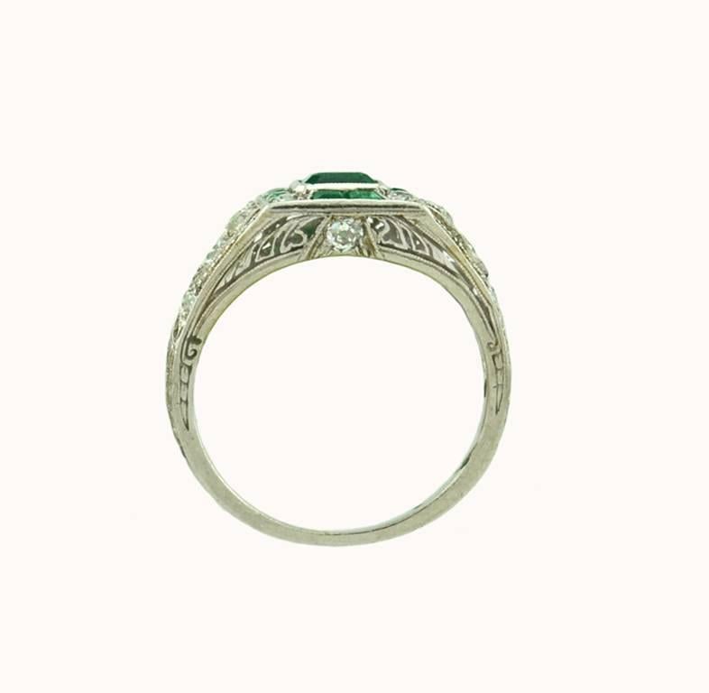 Art Deco Emerald Diamond Platinum Ring In Excellent Condition For Sale In Los Angeles, CA